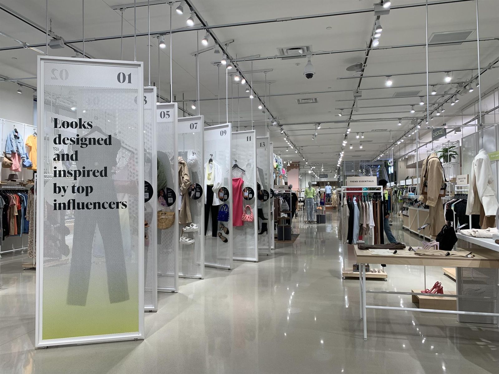 Interior de la tienda Amazon Style
