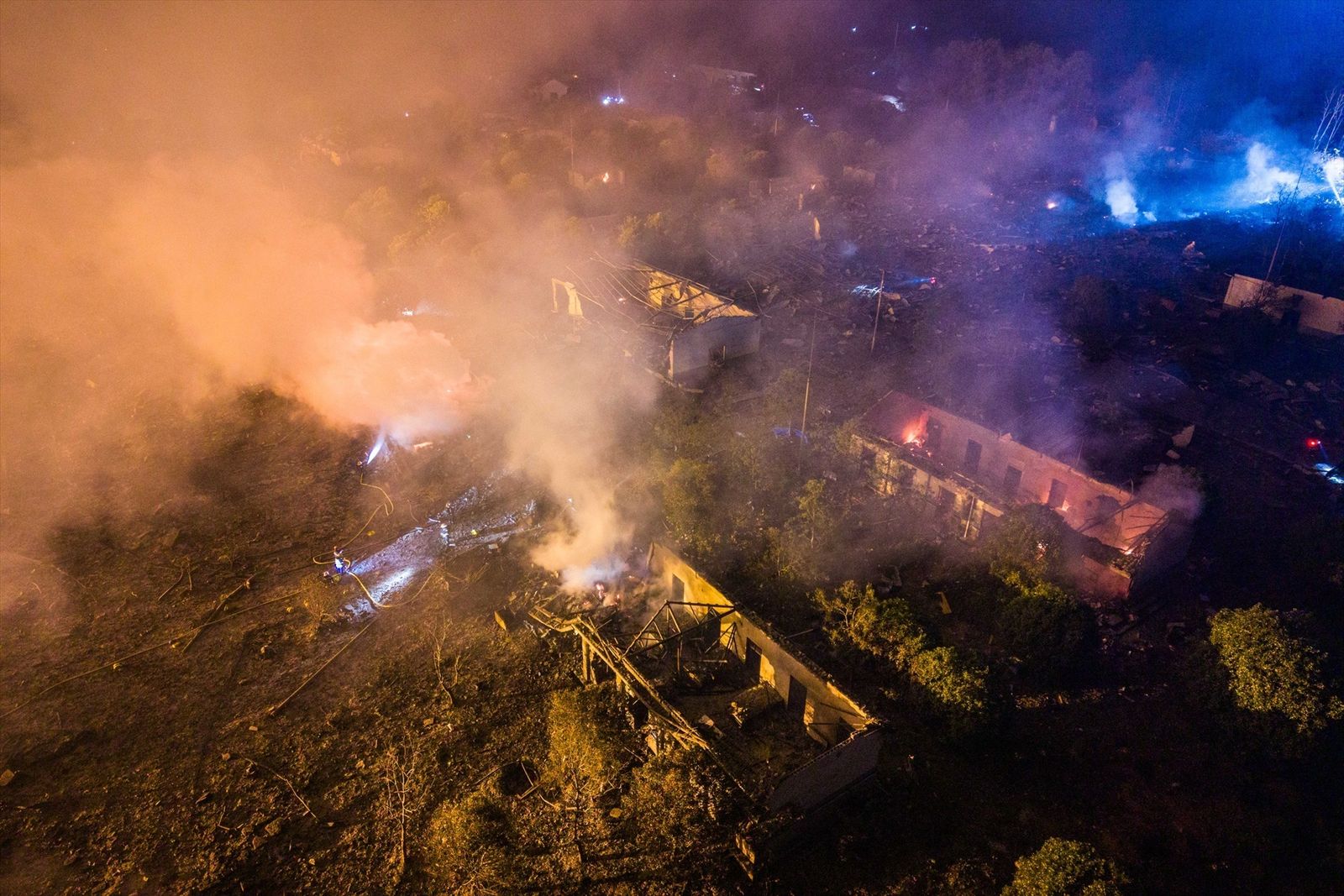 Explosión en una fábrica de fuegos artificiales en Hunan, China