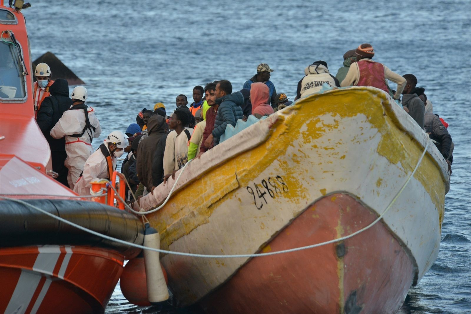 Una patera con 156 personas a bordo llega a La Restinga
