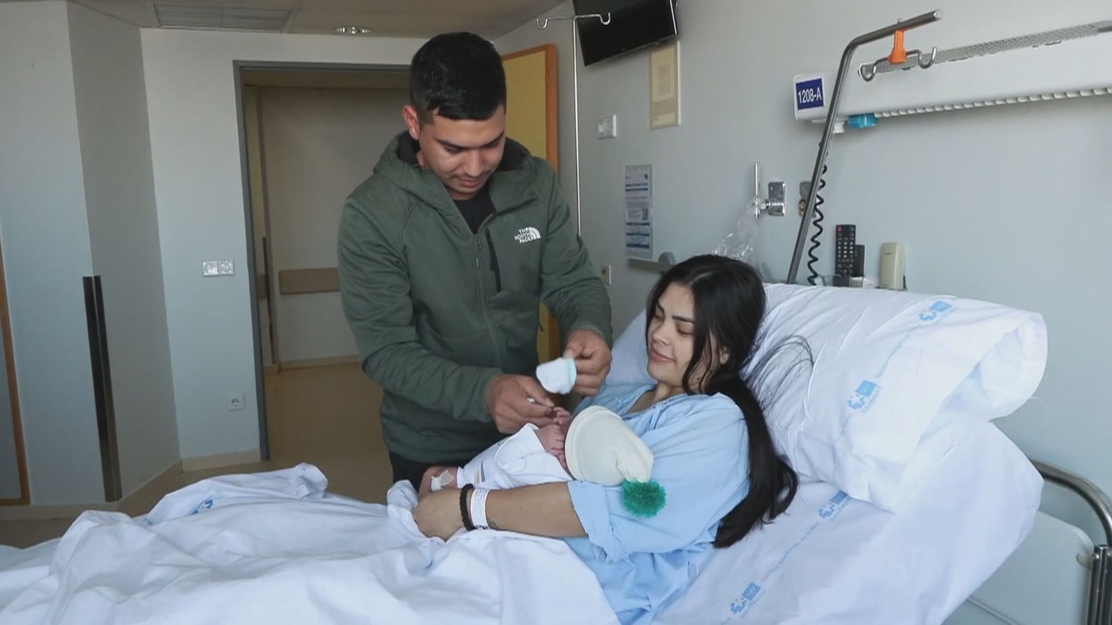 Sumar anuncia un acuerdo para retribuir dos semanas del permiso parental