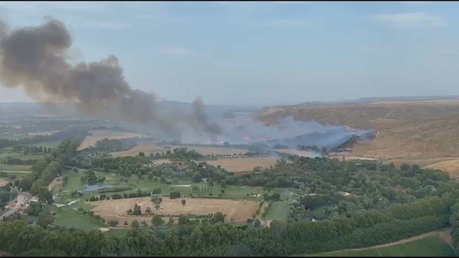 Incendio en Aranjuez avanza hacia la Casa de la Monta y preocupa a vecinos por su proximidad a viviendas