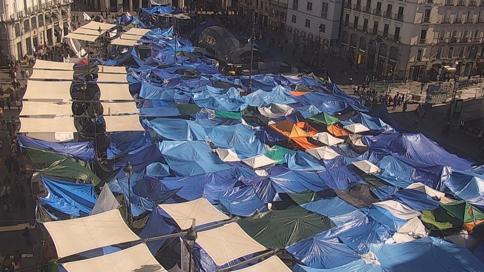 La Fiscalía abre diligencias para investigar posibles delitos de odio contra Ayuso en la acampada de Sol