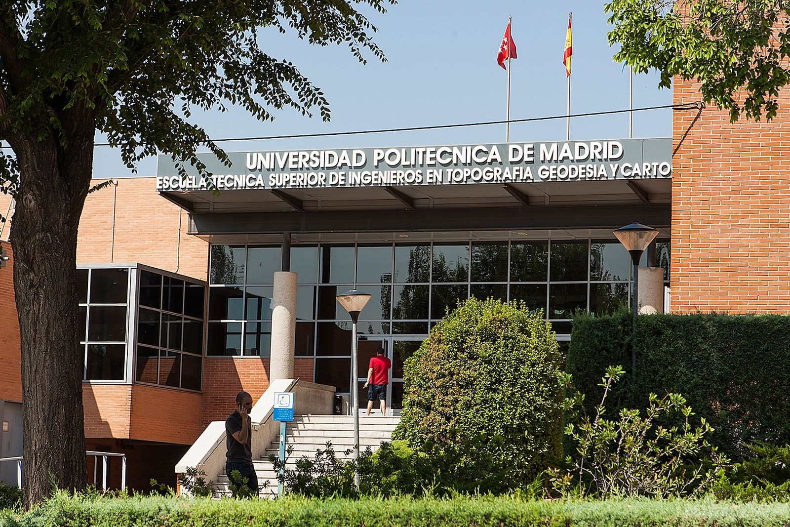 ¿Cómo acceder a las oposiciones para auxiliar de Biblioteca y ayudante de Archivos, Bibliotecas y Museos de la UPM?