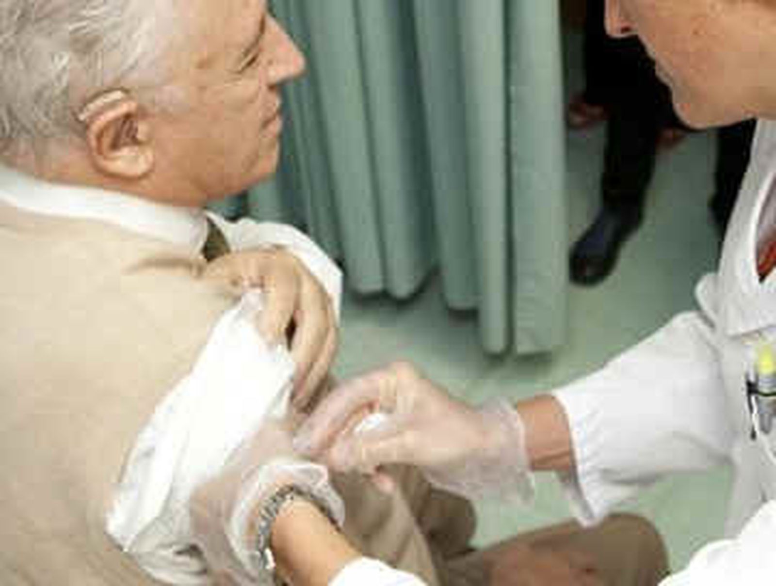 Los Geriatras recomiendan vacunarse de la gripe