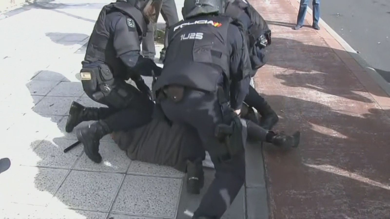 Momentos de tensión en IFEMA: cargas policiales y un detenido