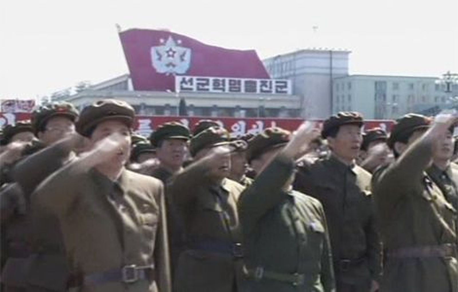 El líder norcoreano eleva su amenaza y prepara sus misiles para el ataque