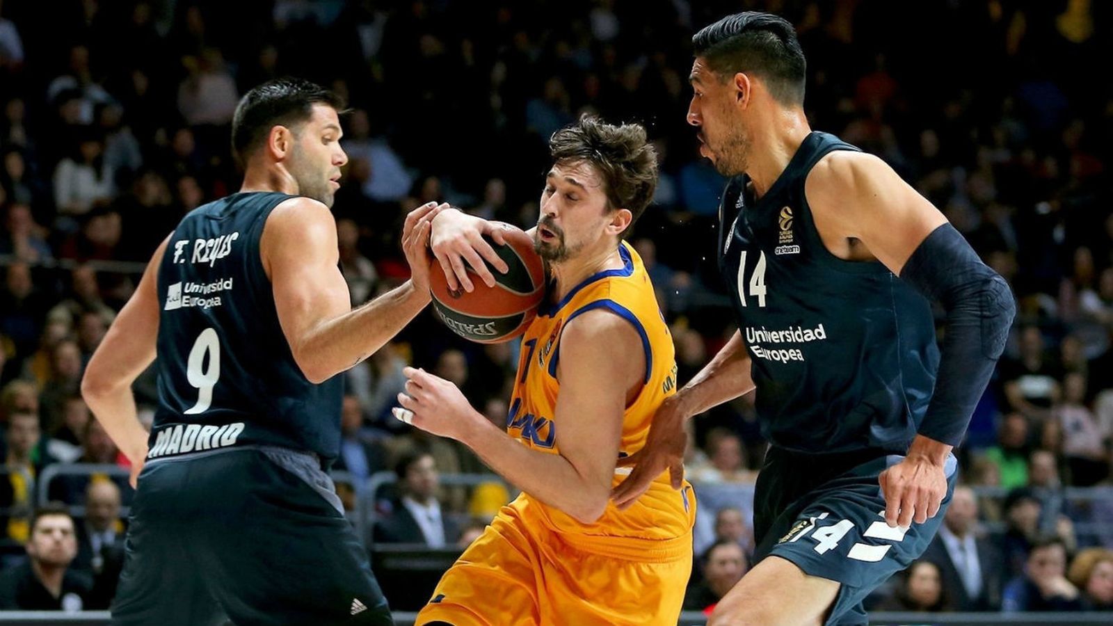 Felipe Reyes y Gustavo Ayón ente Khimki