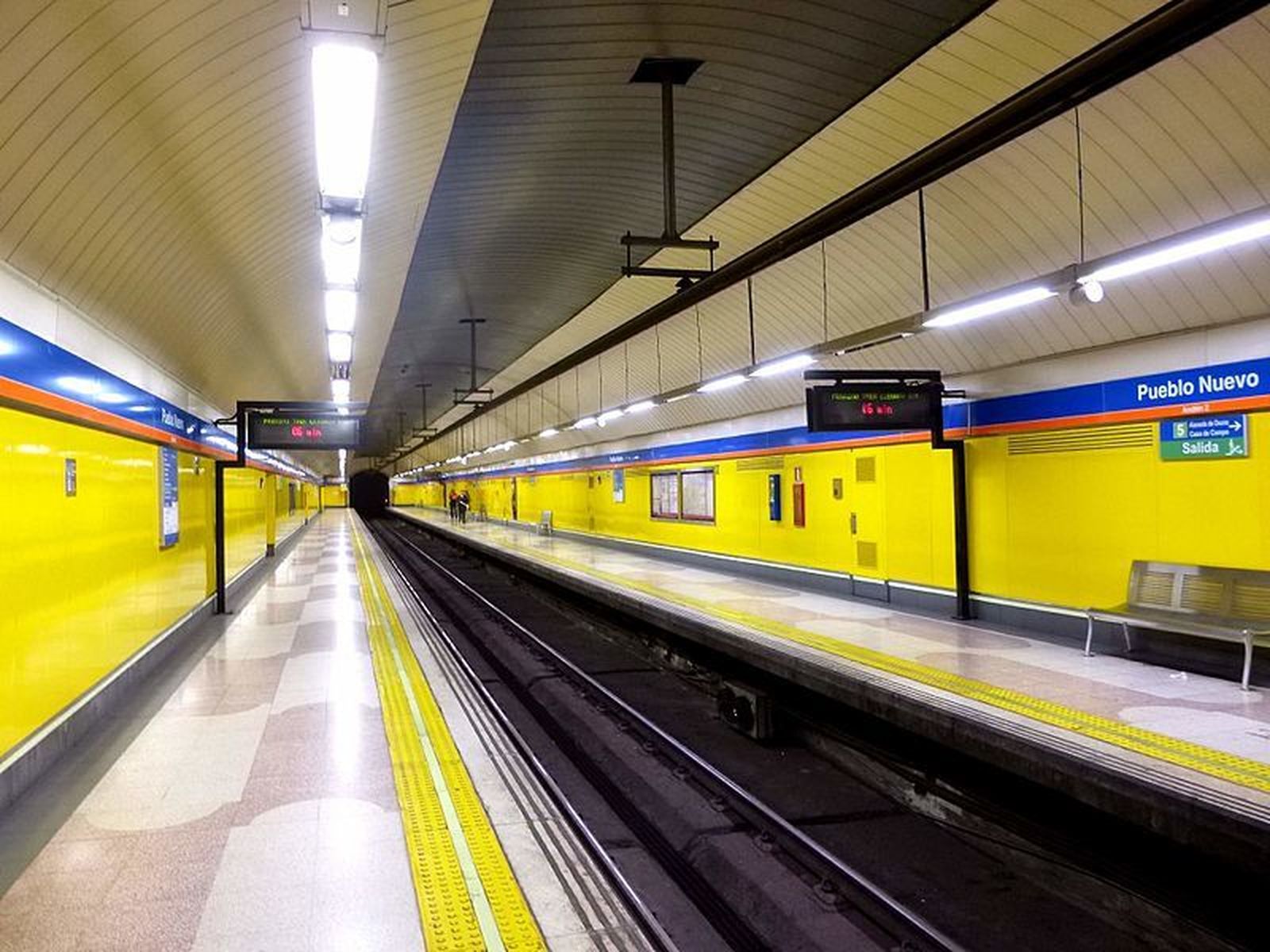 Estación de Metro de Pueblo Nuevo