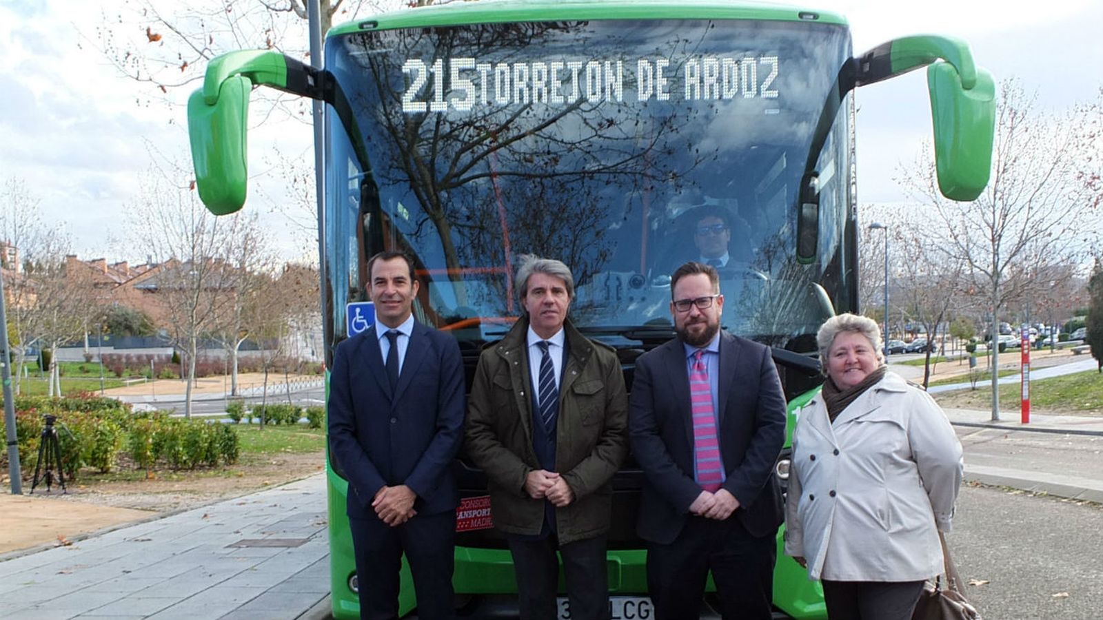 Presentación de la línea interurbana 215
