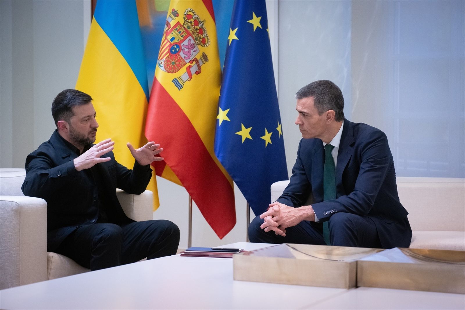 El presidente del Gobierno, Pedro Sánchez  se reúne con el presidente de Ucrania, Volodímir Zelenski