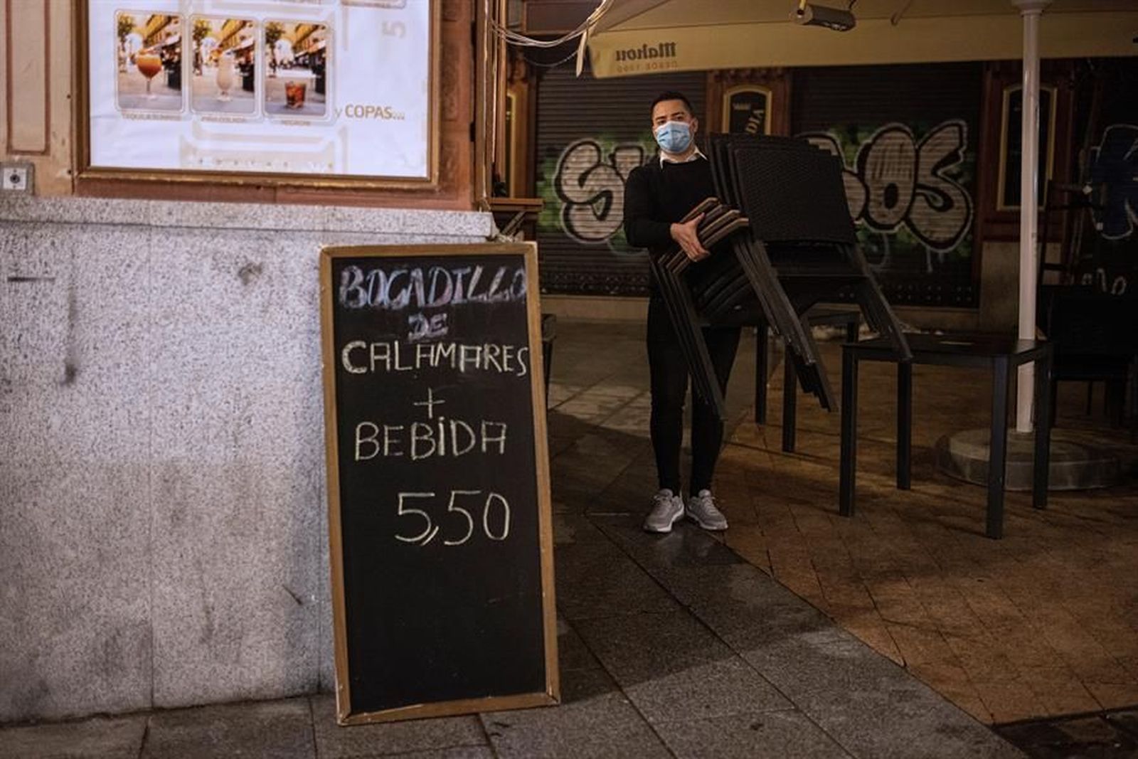 Madrid estudia retrasar el toque de queda y horarios flexibles de cierre para que la hostelería recupere las cenas