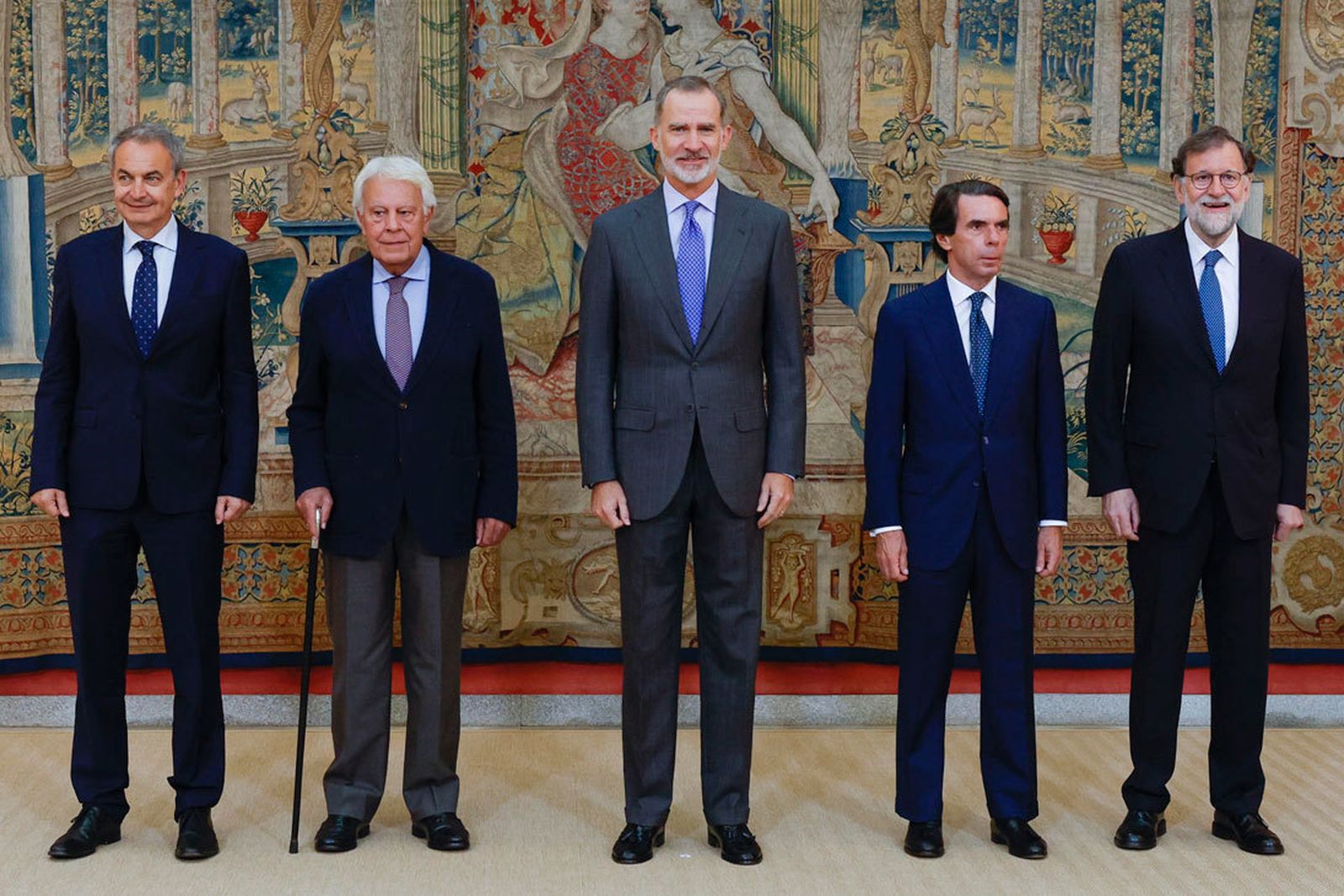 González, Aznar, Zapatero y Rajoy, junto al rey en la reunión del Patronato de Elcano