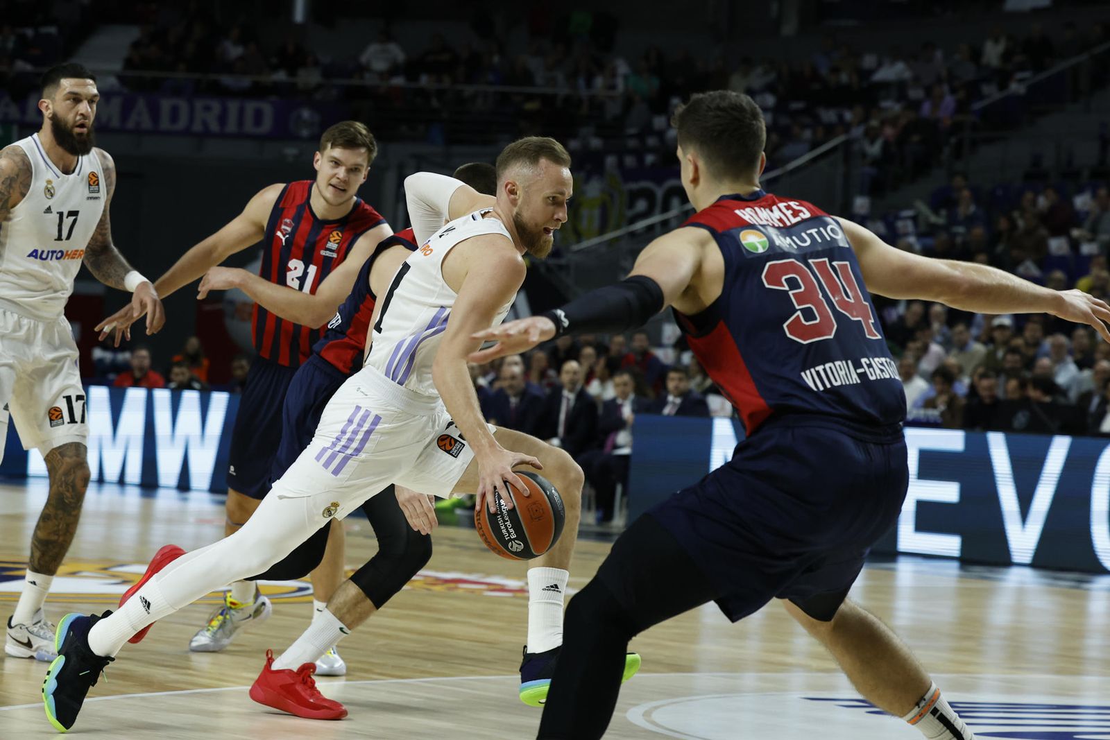 Musa ante el Baskonia