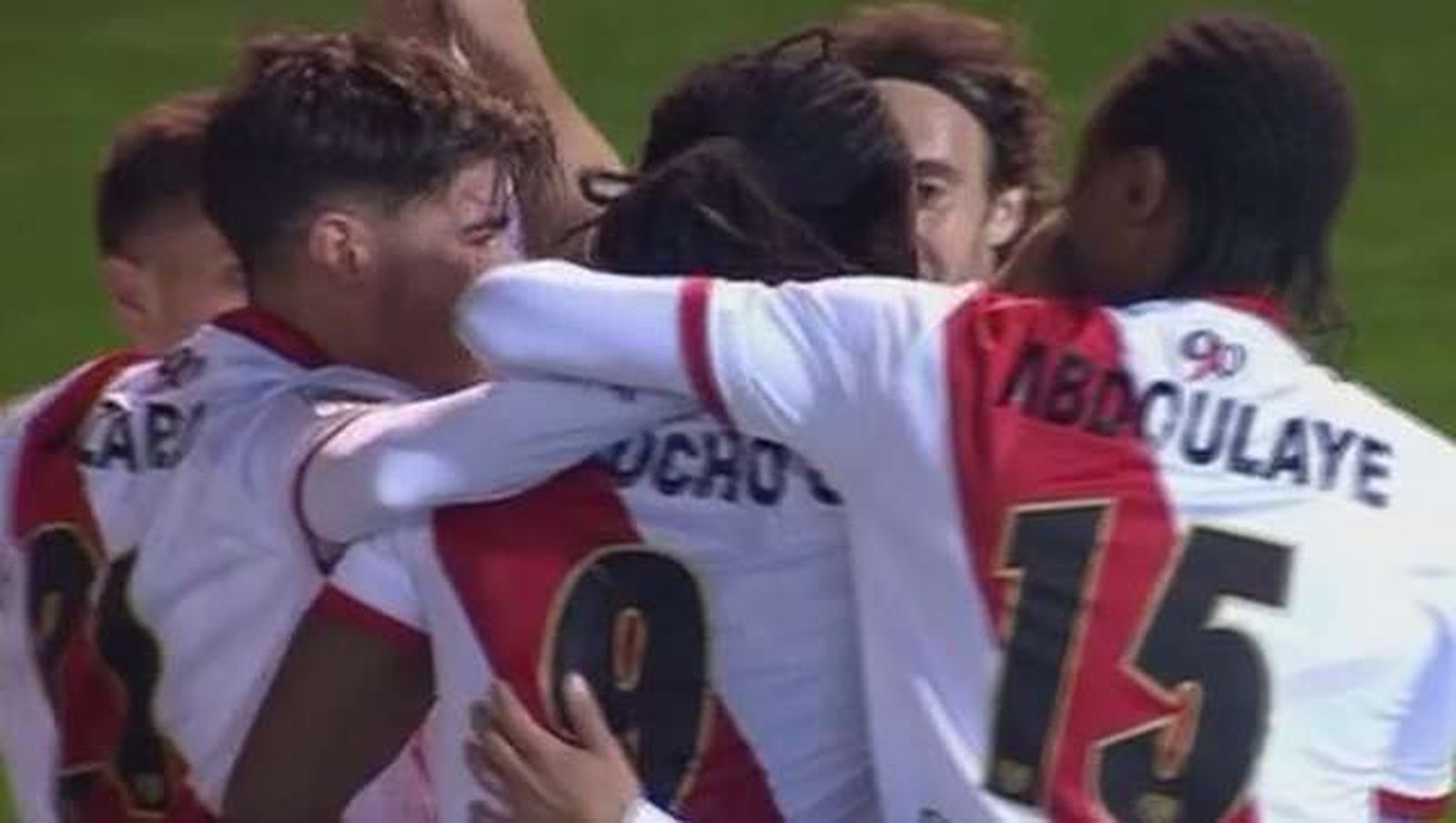 1-2. El Rayo Vallecano remonta y agudiza la crisis del Eibar