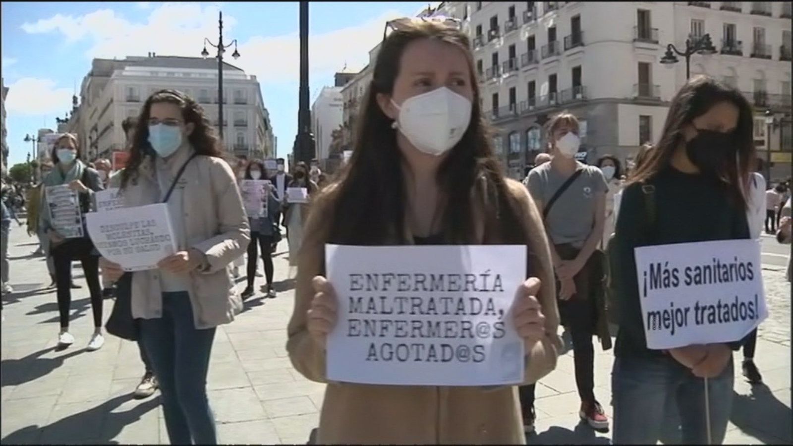 Minuto de silencio por los profesionales fallecidos por Covid en el Día de la Enfermería