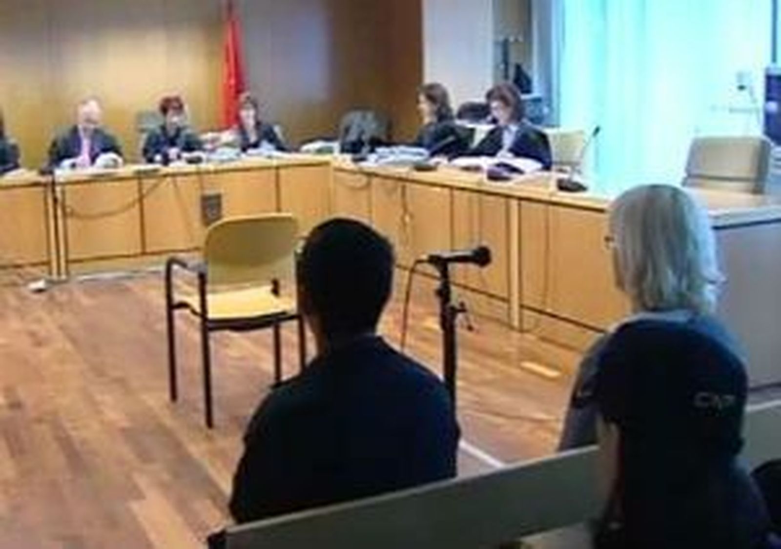 Comienza el juicio a una madre y a su pareja acusados de maltratar y golpear a una bebé