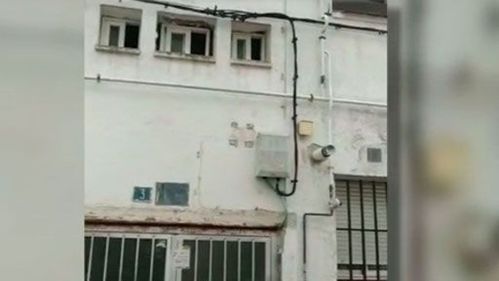 Vecinos de Parla denuncian el grave deterioro de sus viviendas por la humedad