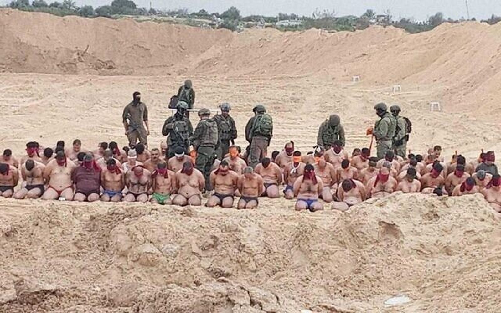 Palestinos desnudos sospechosos de terrorismo