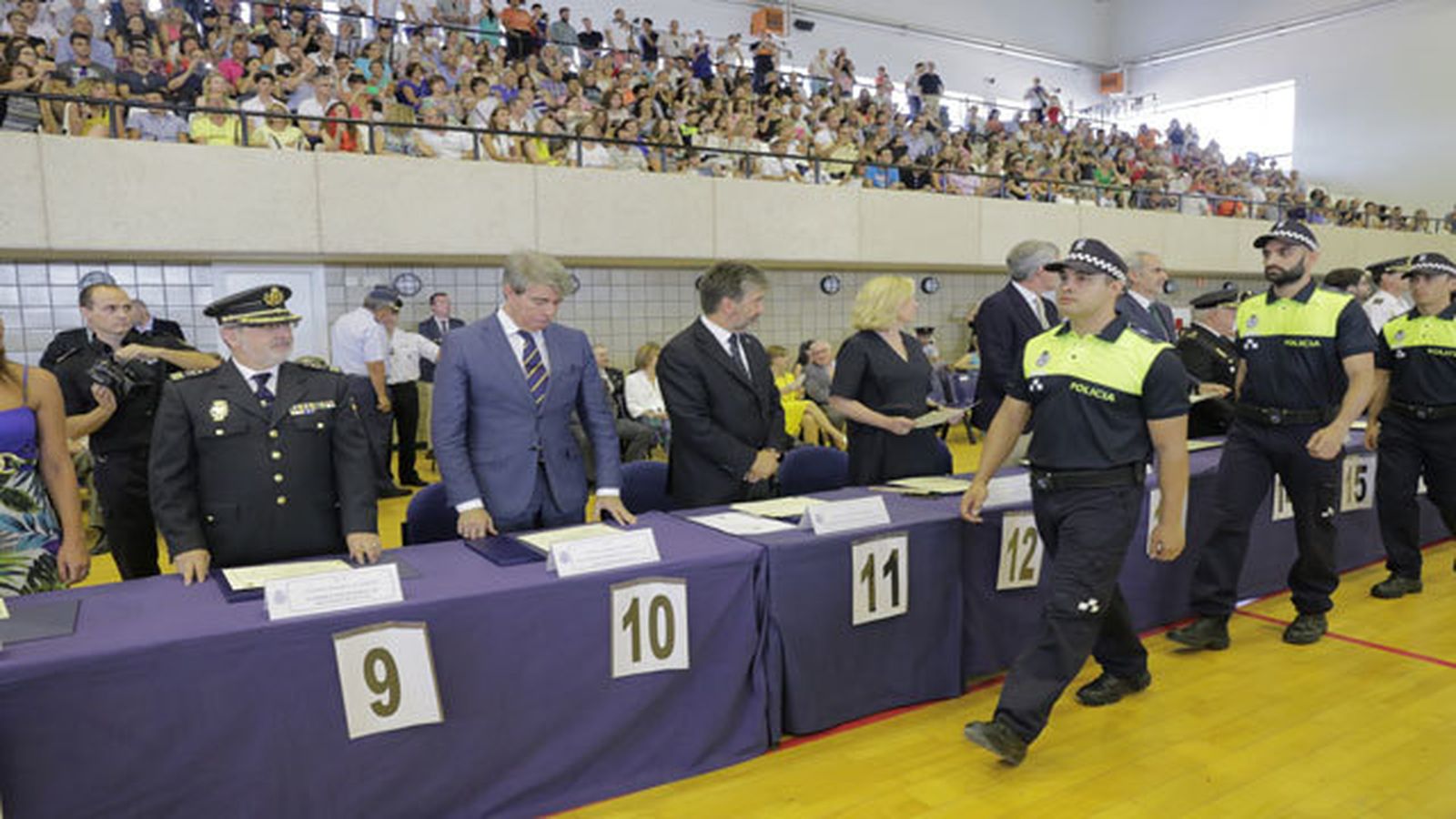 Entrega de despachos a los nuevos Policías Municipales