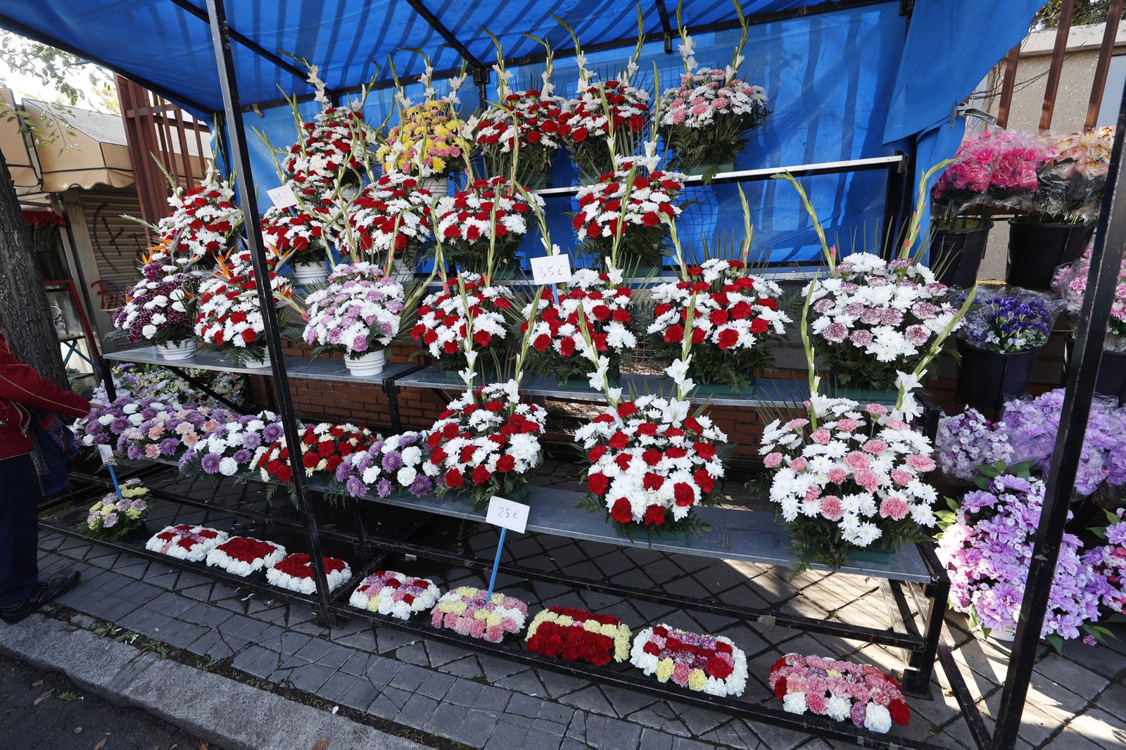 El crisantemo, el clavel y el gladiolo, las flores más demandadas