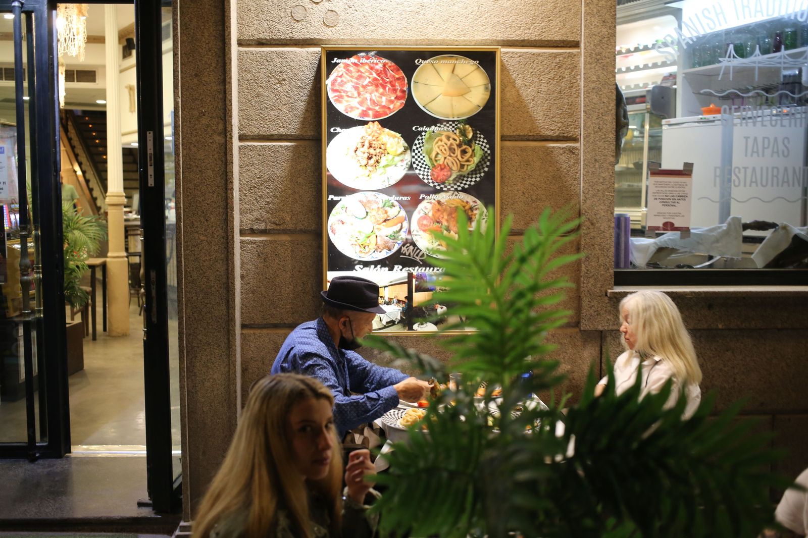 Diez derechos que tenemos como clientes en terrazas, bares y restaurantes