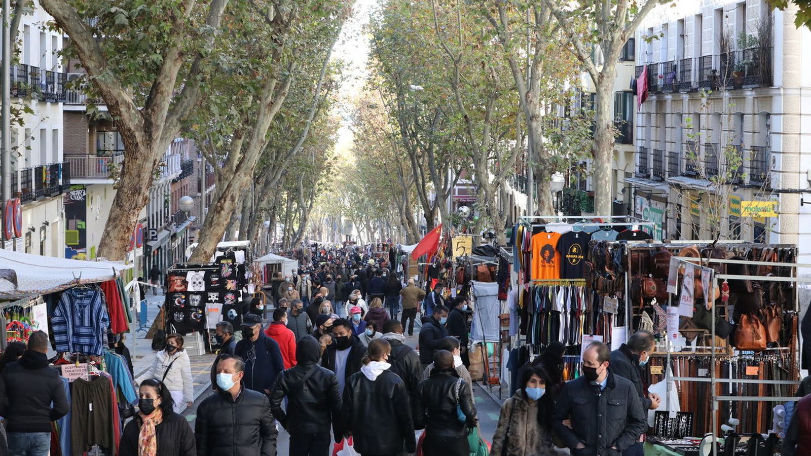 La Ribera de Curtidores, vía central de El Rastro madrileño