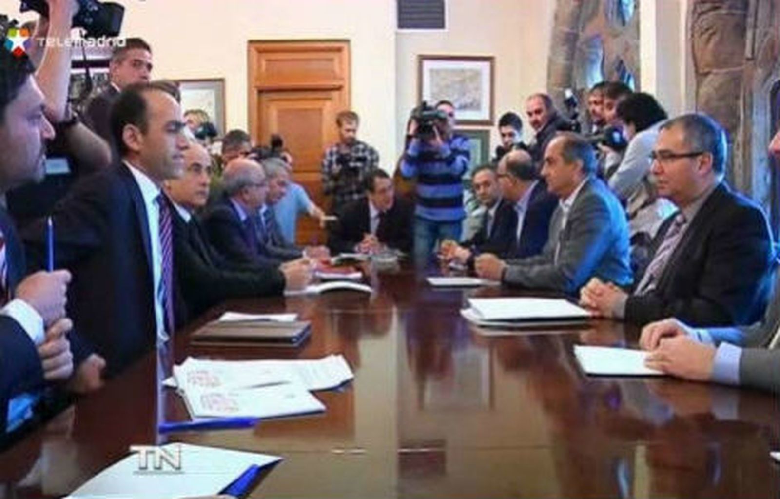 Los políticos chipriotas ven el acuerdo del Eurogrupo como mal menor ante quiebra