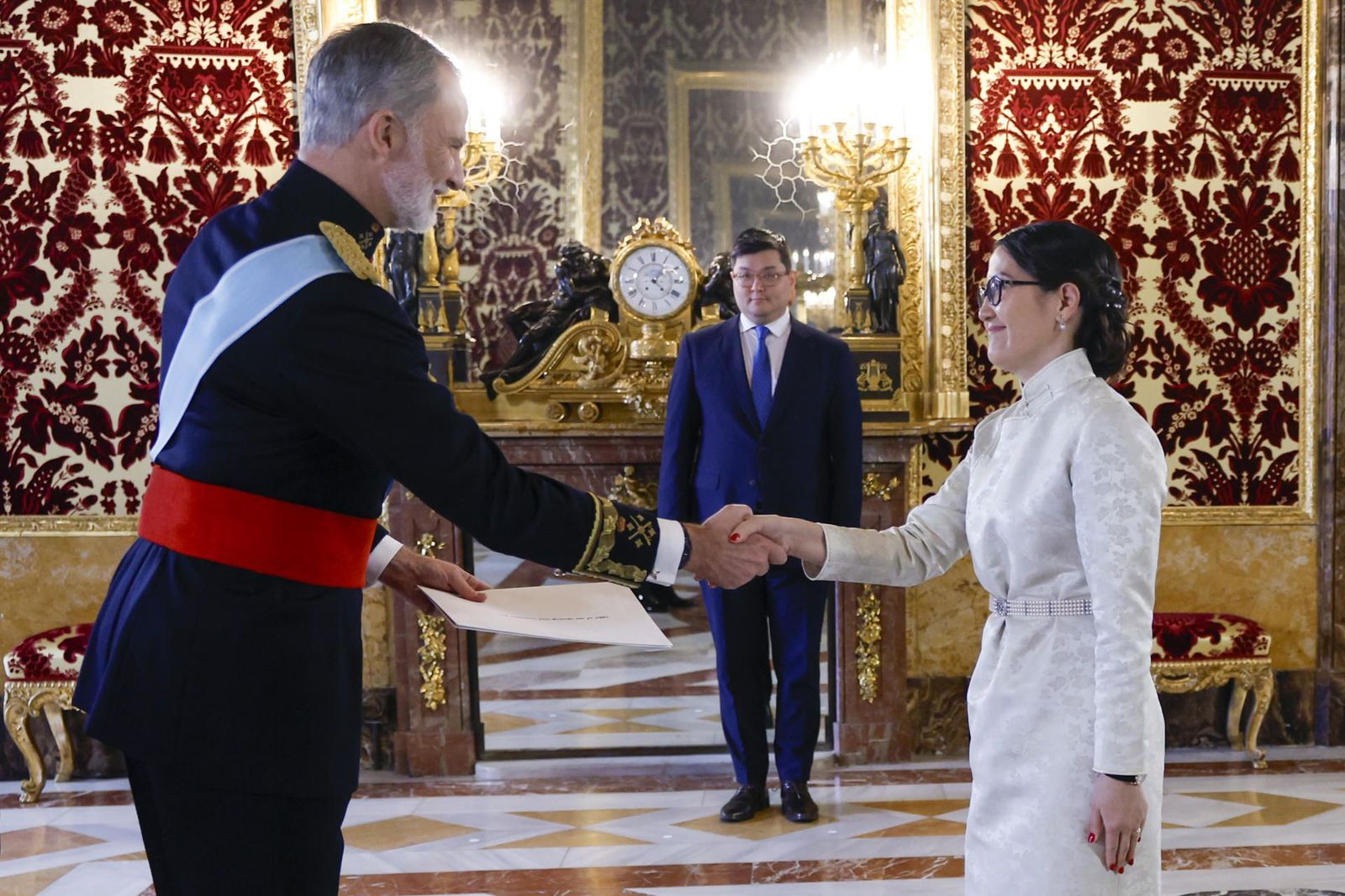 El Rey recibe las credenciales de seis nuevos embajadores destinados en Madrid