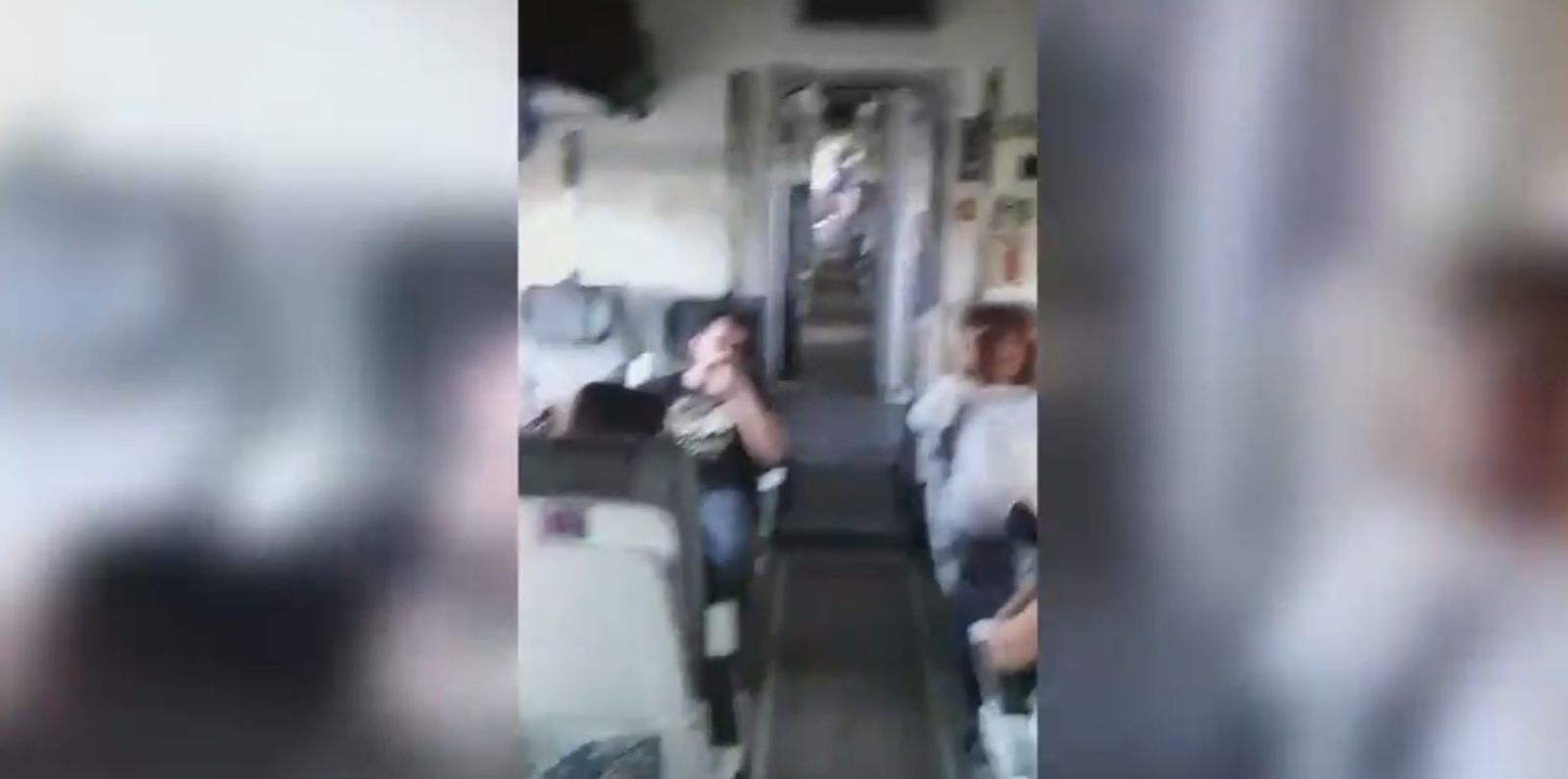 Más de dos horas parado en mitad del campo un tren con destino a Madrid
