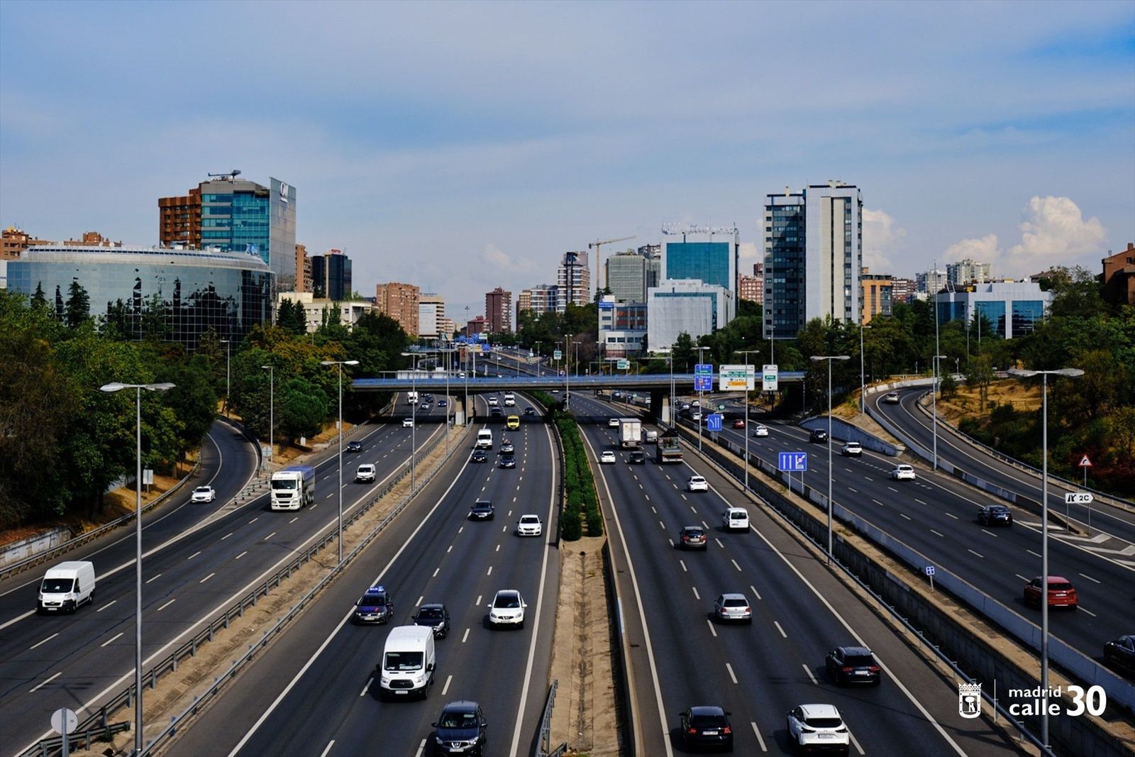Una media de 1.086.000 vehículos circularon por la M-30 cada día de mayo