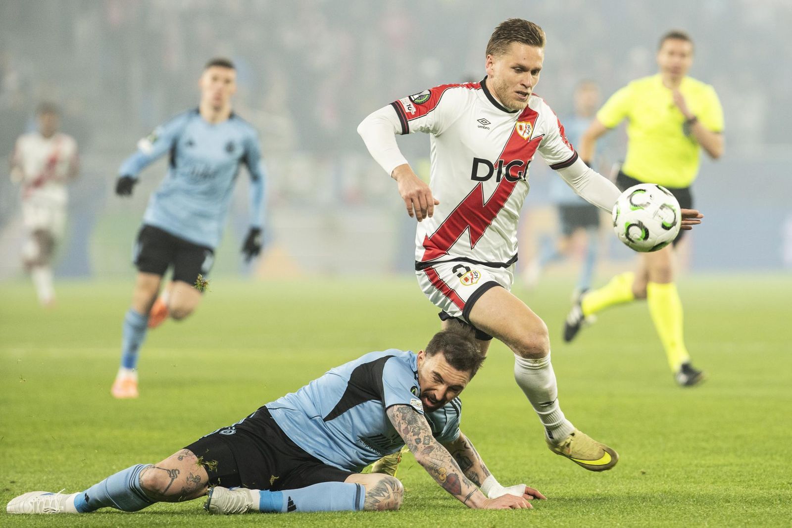 Alemano ante el Slovcan de Bratislava