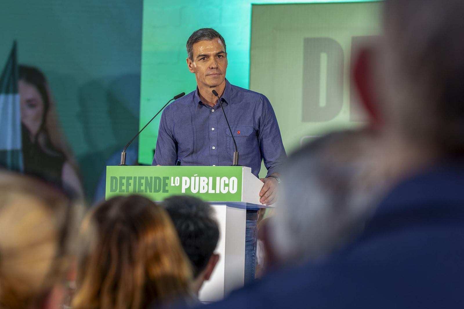 Pedro Sánchez en acto de precampaña de las elecciones andaluzas en Gibraleón (Huelva)