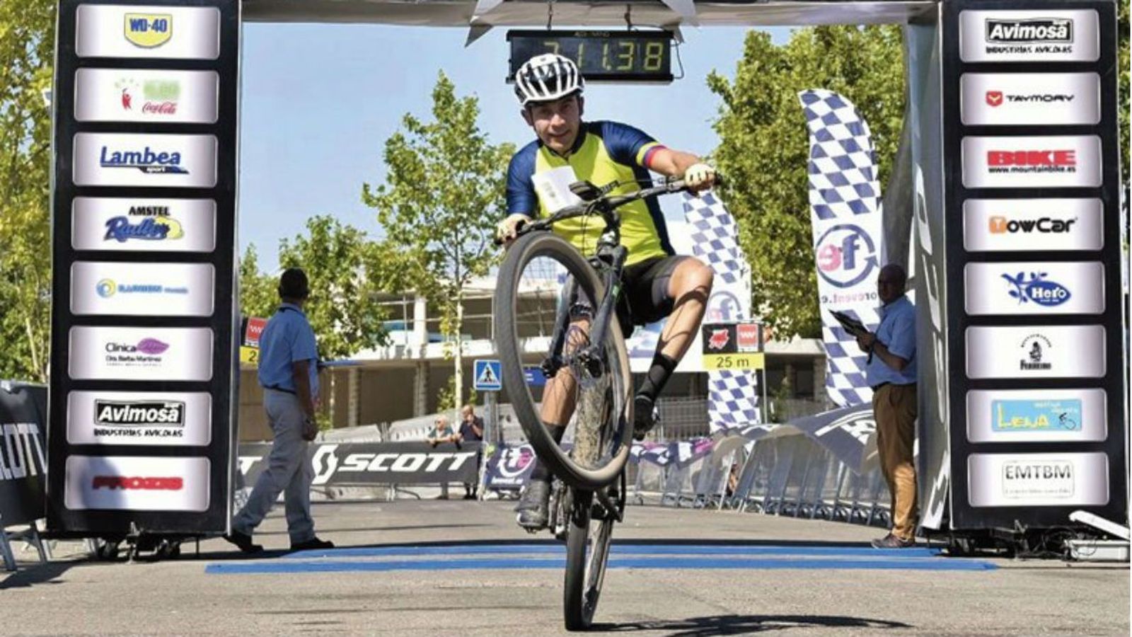 Más de 1.000 bikers en Paracuellos en el Circuito Scott 7 Estrellas