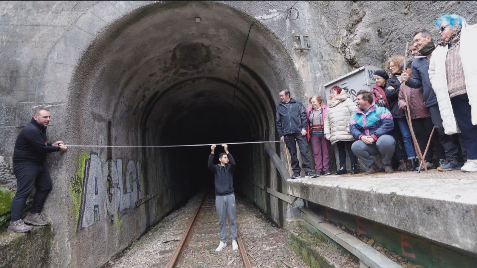 Los trenes de Cantabria y Asturias le cuestan el puesto al presidente de Renfe y la secretaria de Estado de Transportes