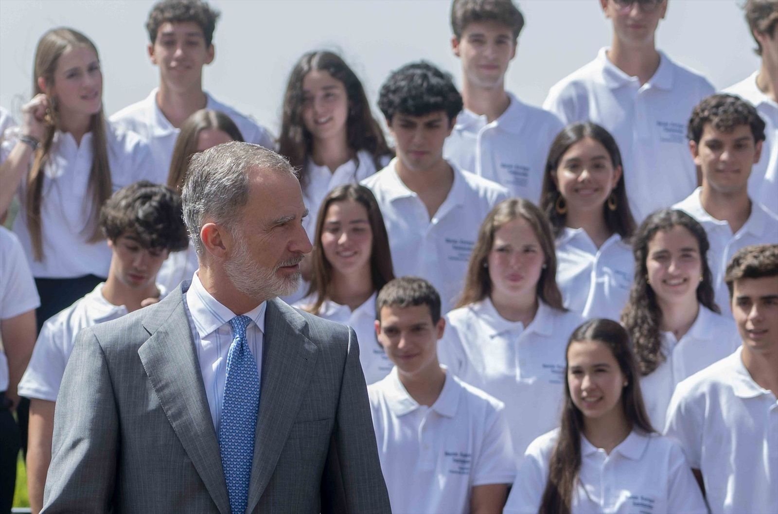 Felipe VI recibe en audiencia a los 50 mejores preuniversitarios del programa 'Becas Europa'
