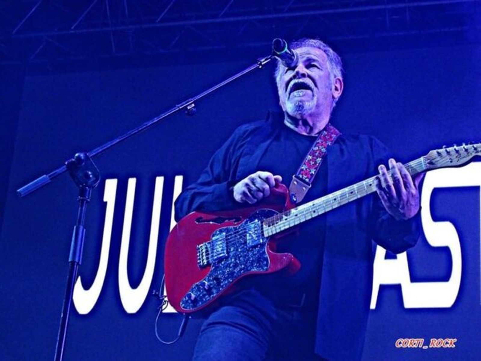 Carabanchel celebra el Día Mundial del Rock con el líder de Asfalto, un tributo a Queen y el Corro de Brujas