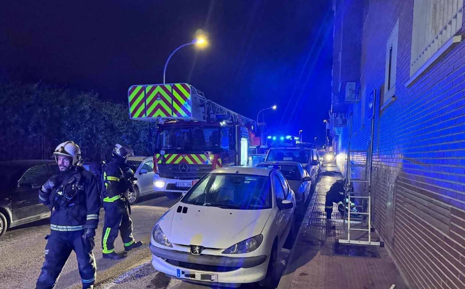 Tres personas intoxicadas por humo en el  incendio de una vivienda en Valdemoro