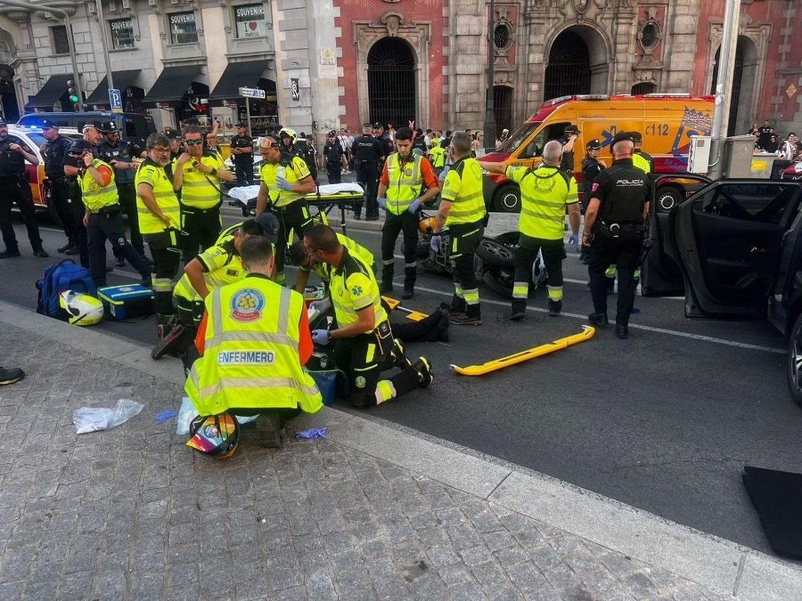 Detenido un hombre por atropellar a dos agentes municipales en el centro de Madrid