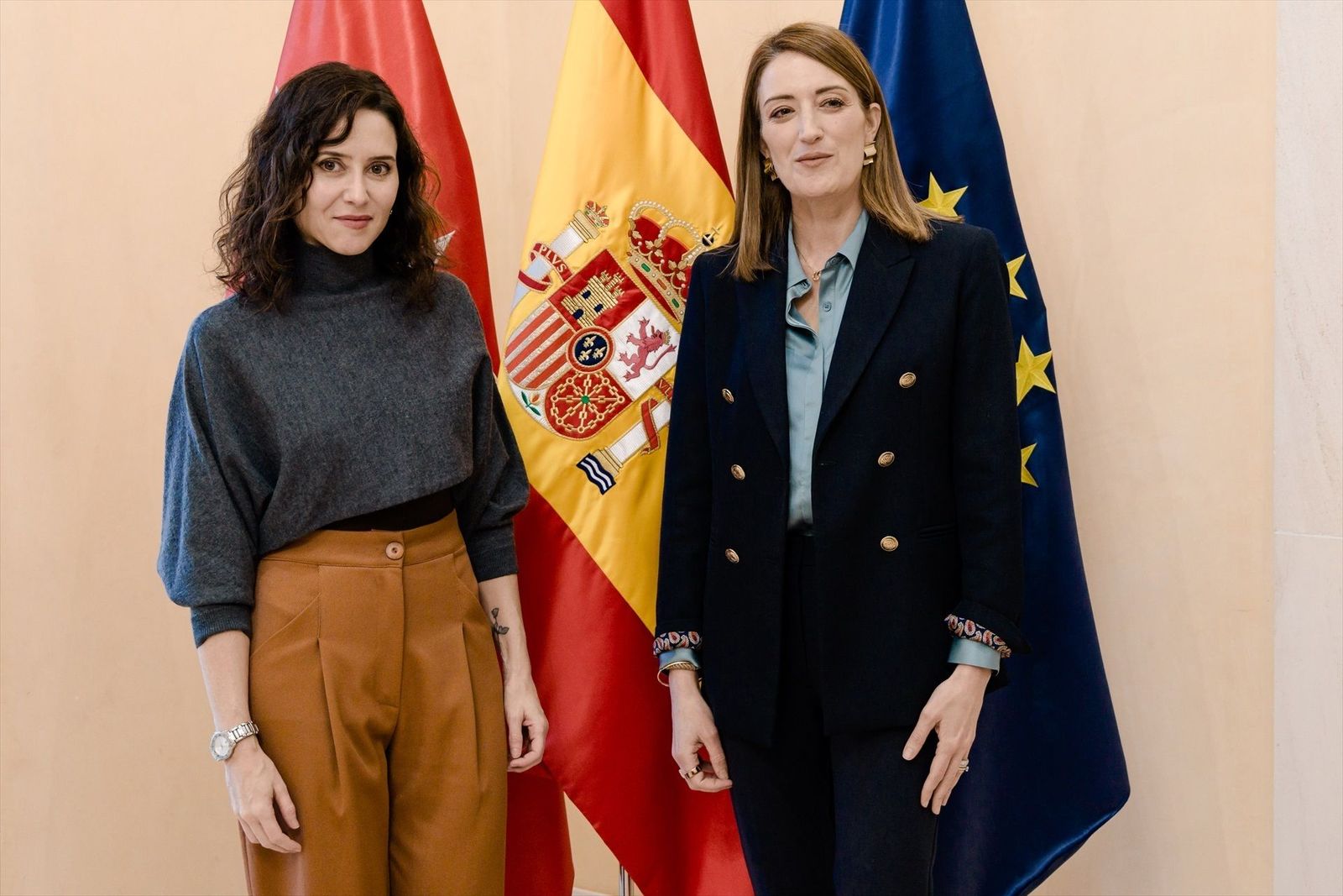 Ayuso recibe a la presidenta del Parlamento Europeo, Roberta Metsola