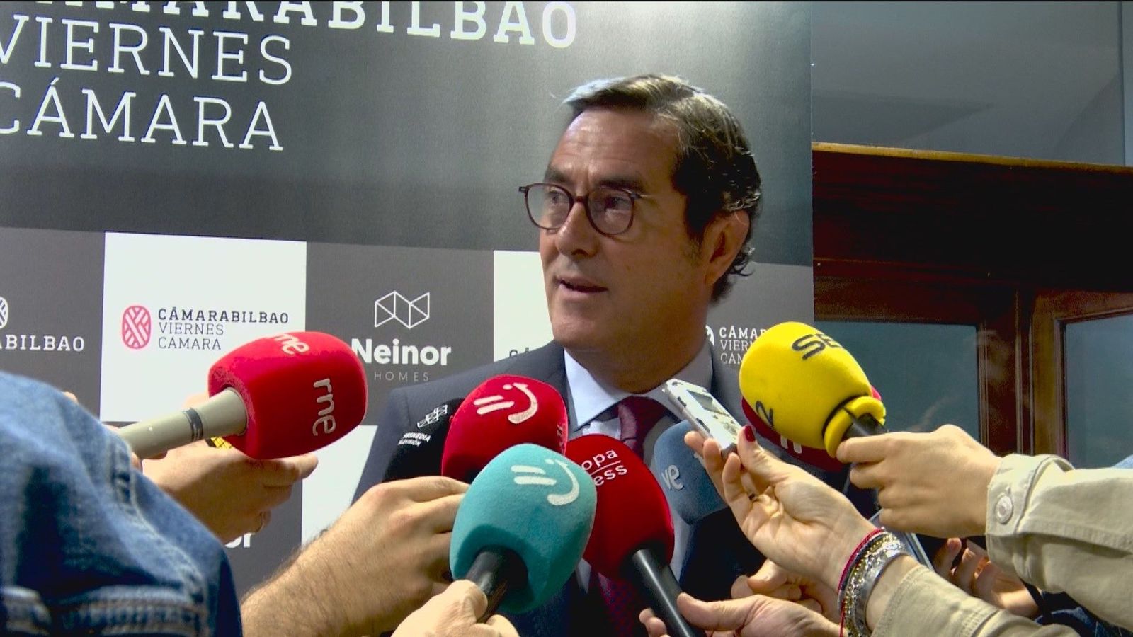 Garamendi ve "un acto electoral" en el Estatuto del Becario