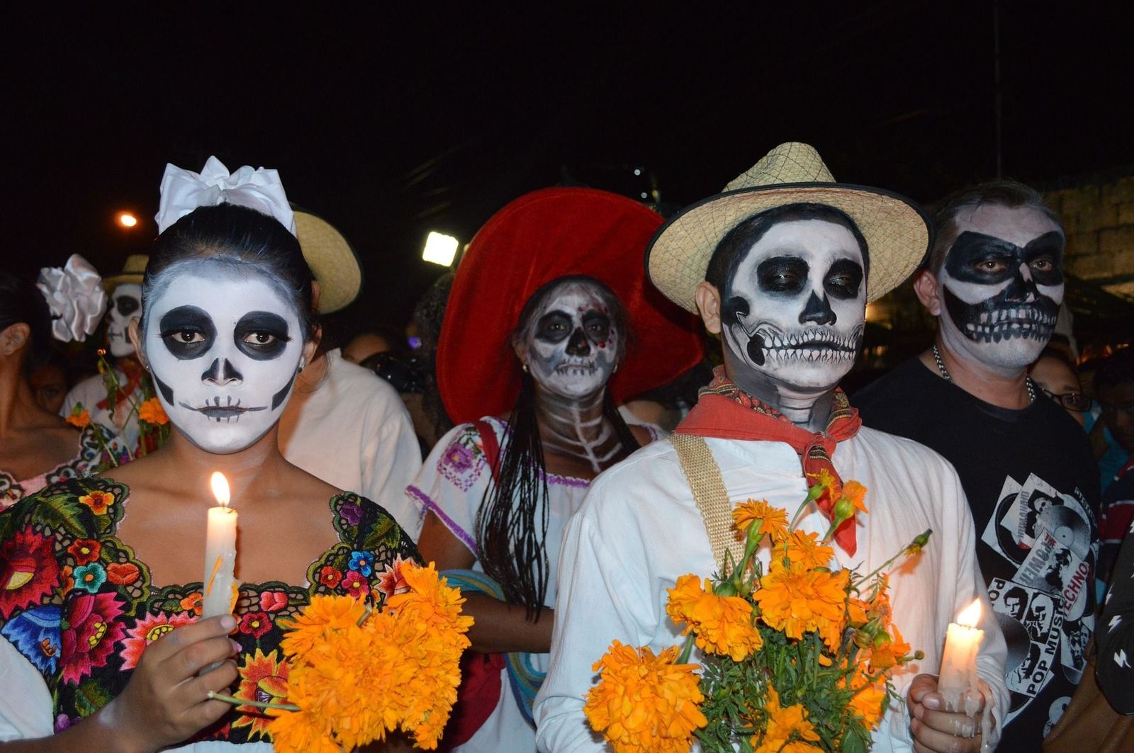 Celebra el 'Día de Muertos' méxicano en casa