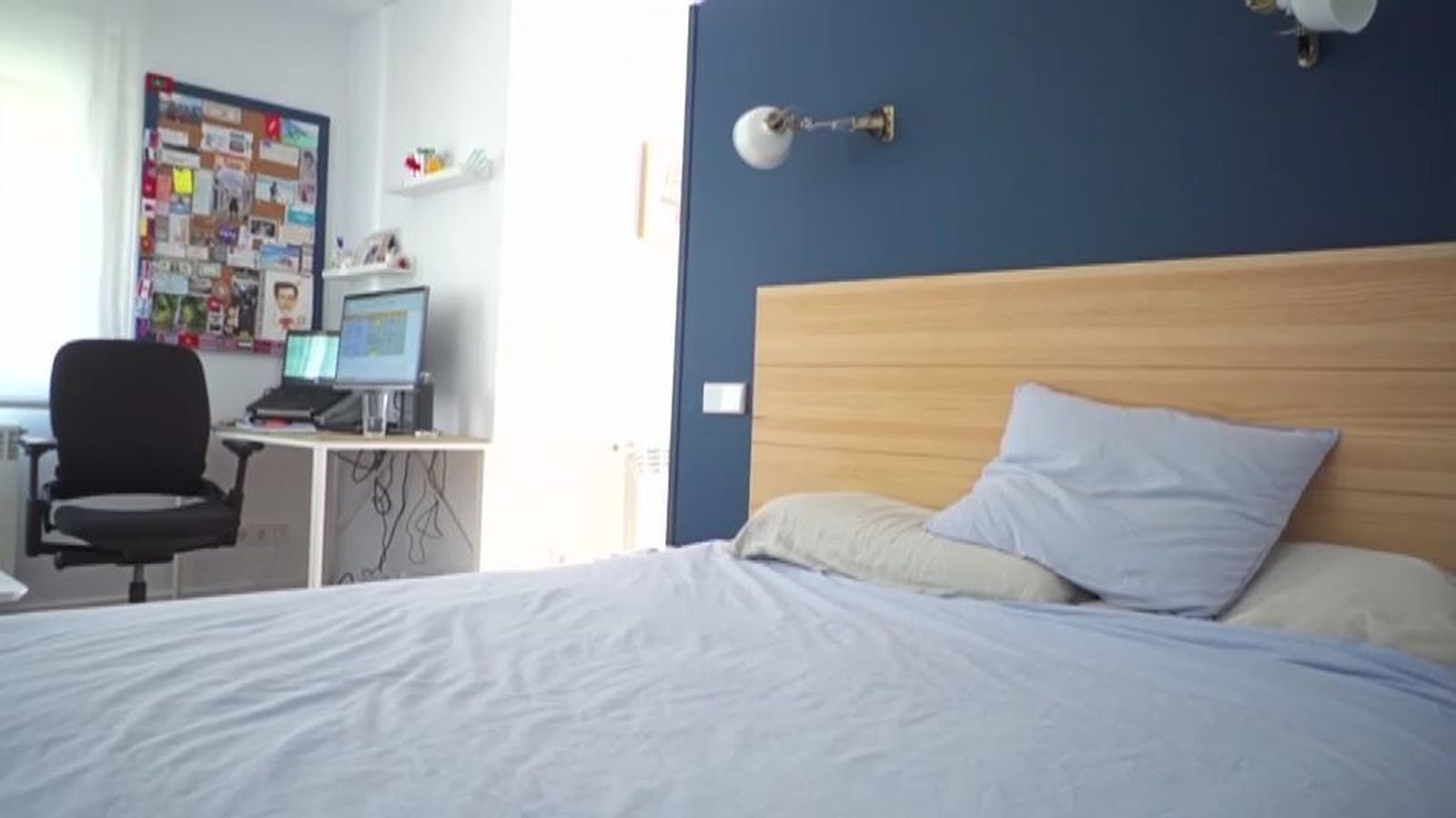Este es uno de los dos espacios privados que tienen José Ramón y Lidia: el dormitorio y el cuarto de baño. El resto, es compartido. Se llama co-living.