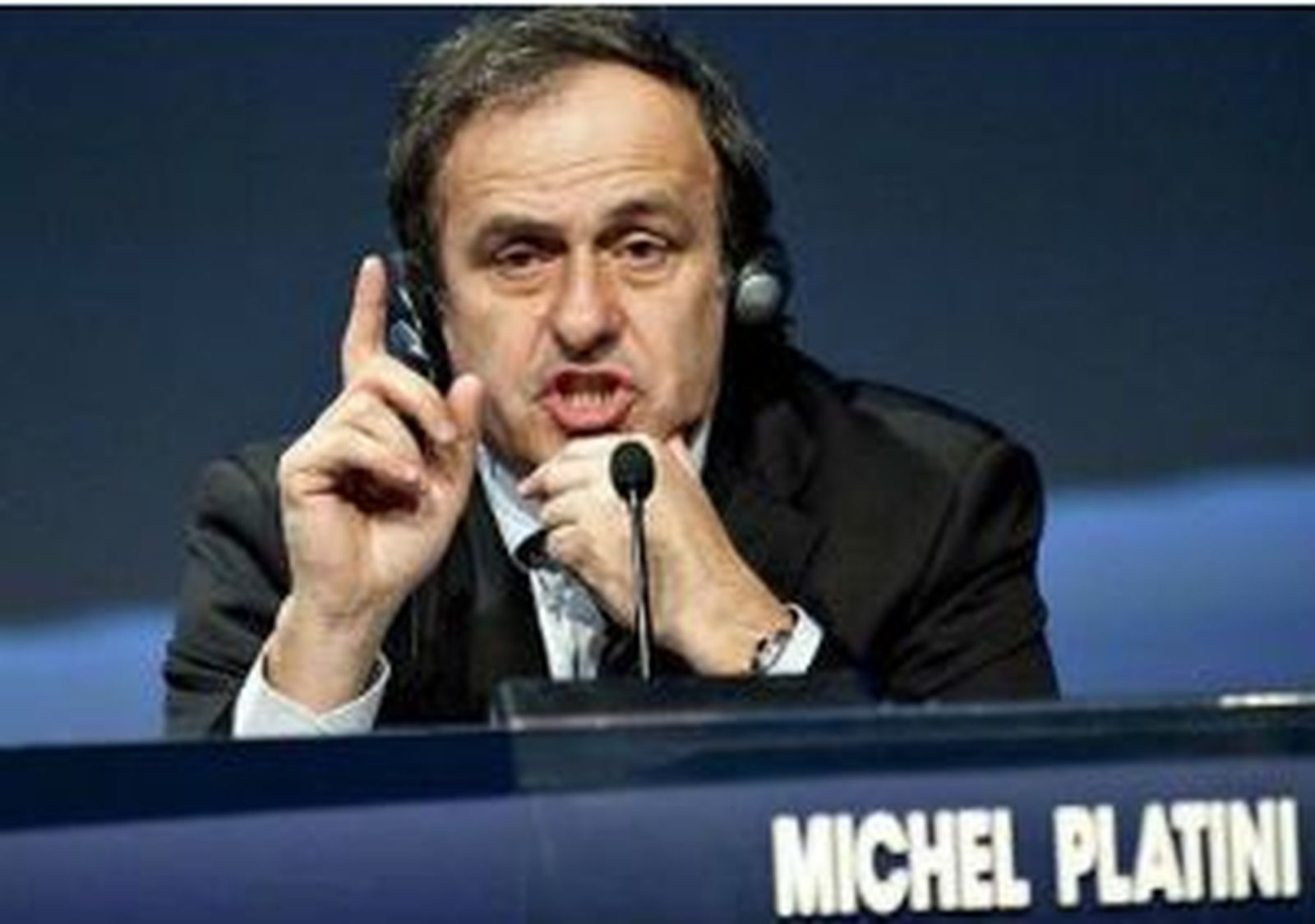 La FIFA admite a cinco candidatos a presidente, no a Platini