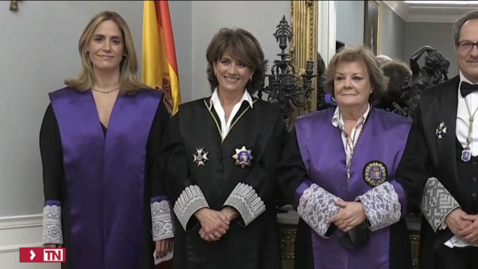 Palo para Dolores Delgado