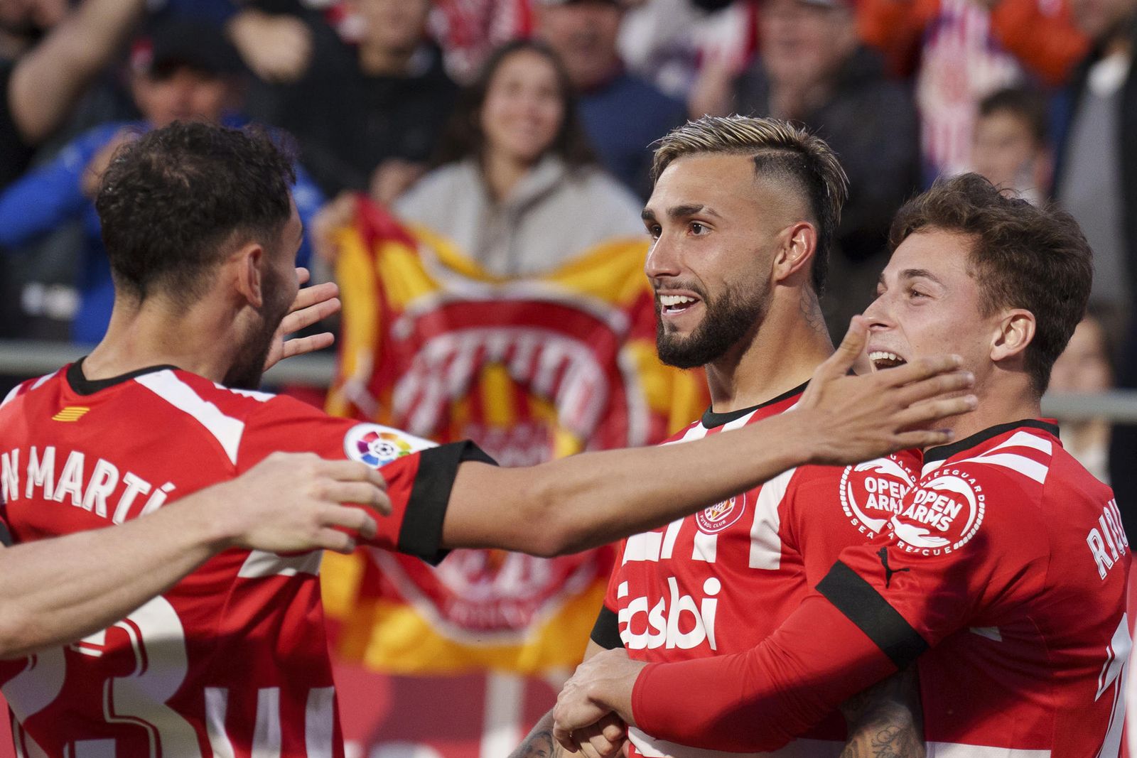 Taty Castellanos celebra su tercer gol