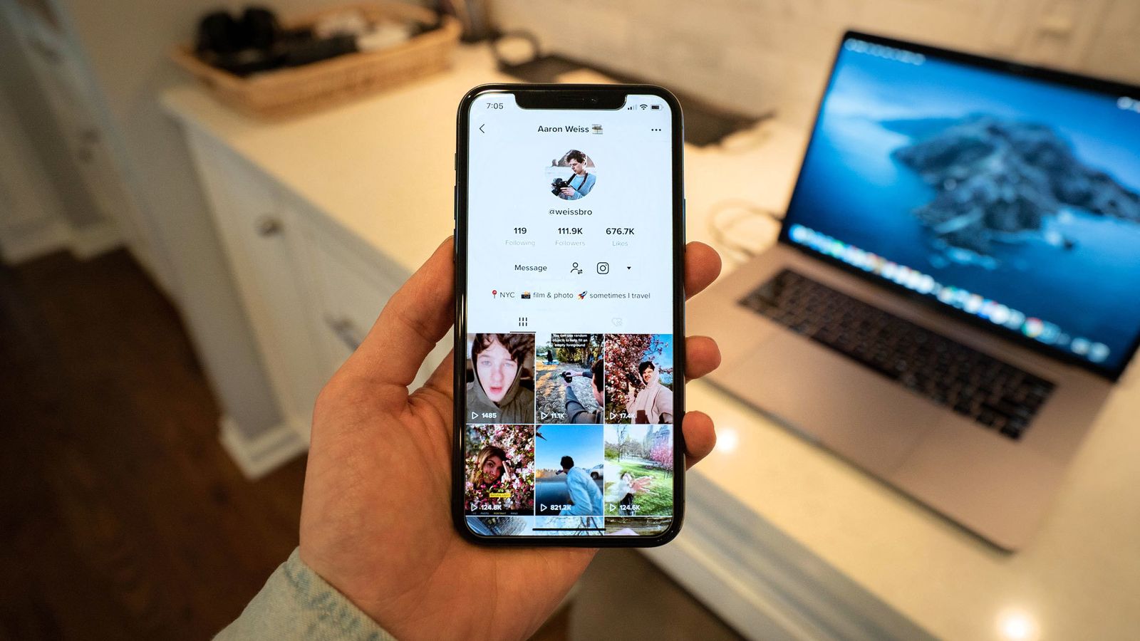 Página de la red social TikTok en un iPhone