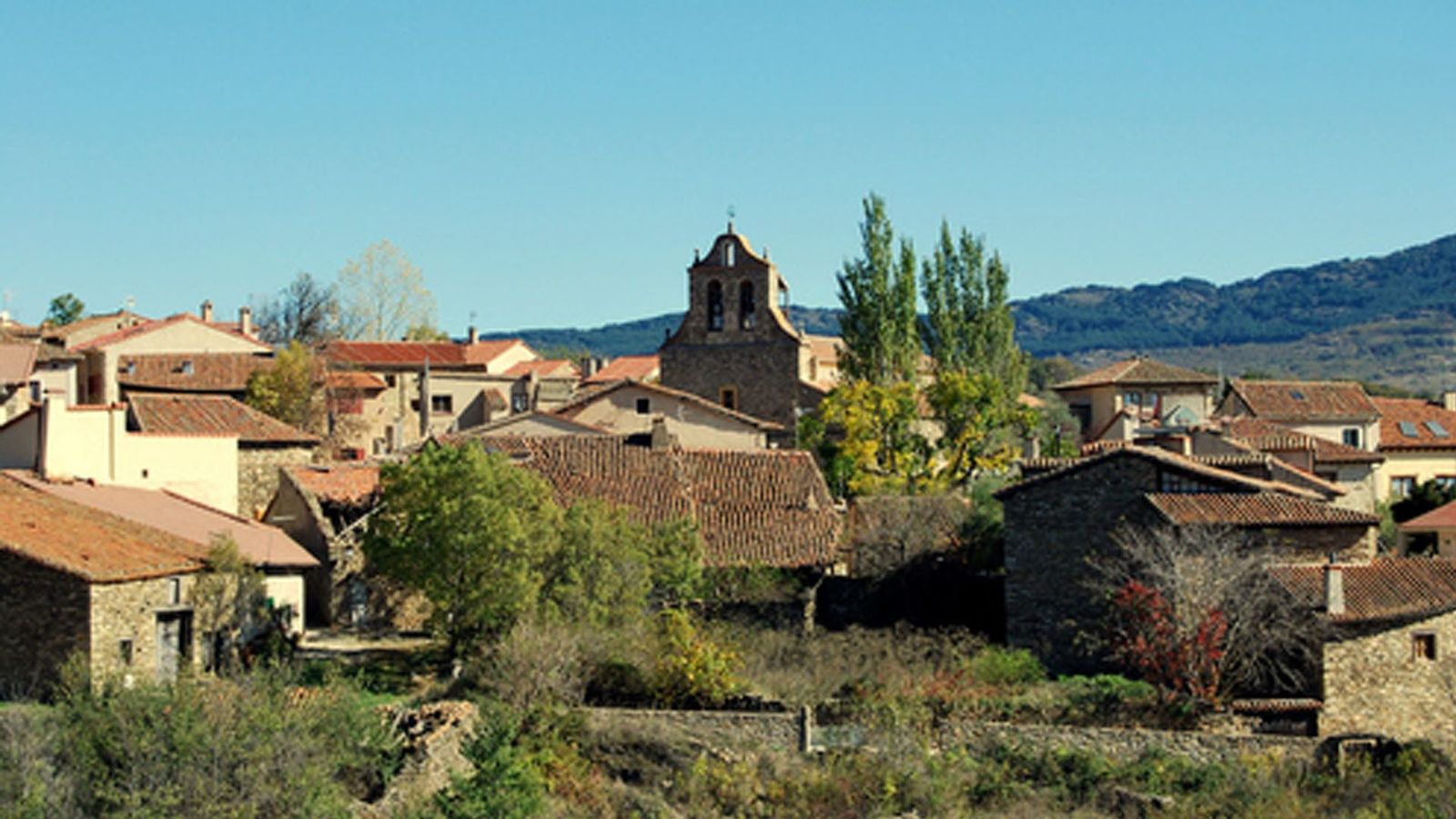 Horcajuelo de la Sierra, el pueblo de Madrid al que no van ni el covid ni los políticos en campaña