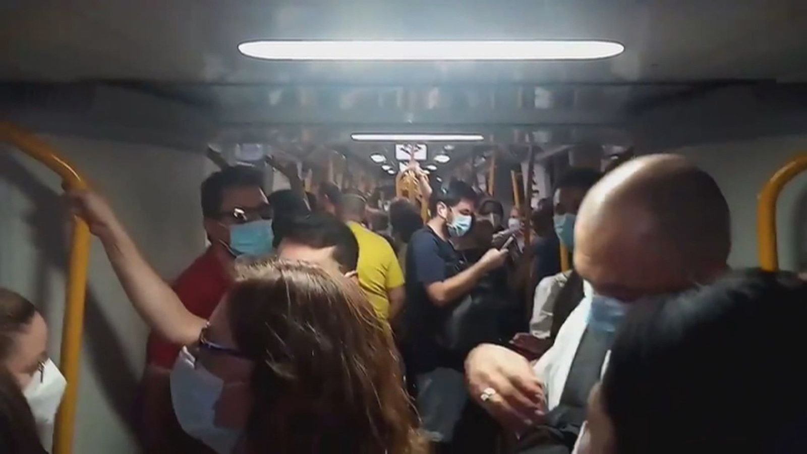 ¿Es seguro viajar en transporte público? Los expertos piden aumentar la oferta y potenciar el teletrabajo