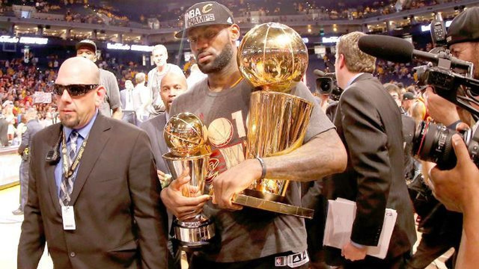 James, MVP: "Estoy contento por ser parte de la historia"