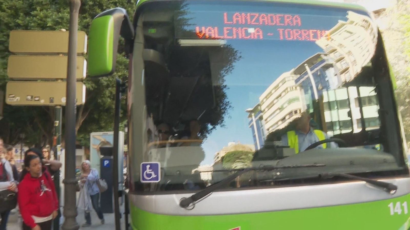 Autobuses de Madrid operan ya en Valencia para garantizar la movilidad de los valencianos